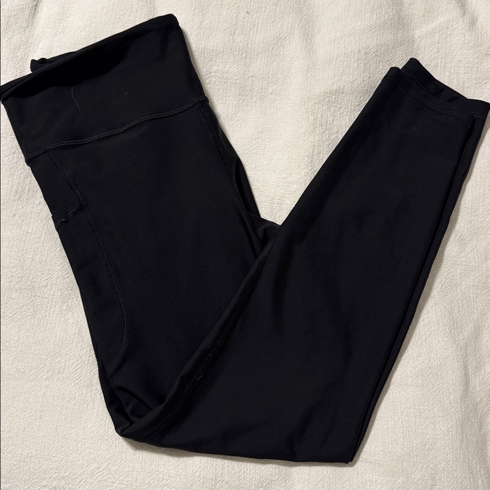 Old Navy Active High-Rise 7/8 Length Leggings in black